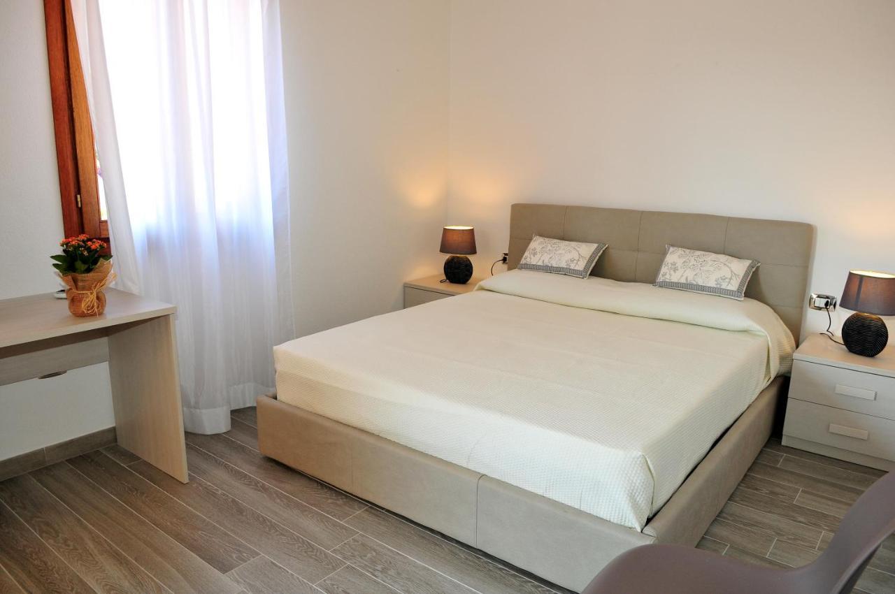 Brezza Di Mare Bed and Breakfast San Teodoro  Εξωτερικό φωτογραφία