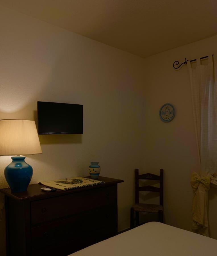 Brezza Di Mare Bed and Breakfast San Teodoro  Εξωτερικό φωτογραφία